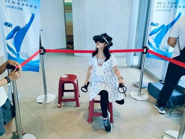 圖3-孩子們專注參與VR體驗