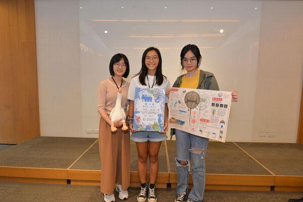 Image 1. First prize winner "How are Horseshoe Crabs Doing Today?" (winning group members: Pei-Chen Yeh, Yu-Tien Cheng, Yu-Ting Lee, Hsiang-Ping Chang)