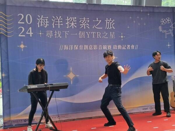 圖6  創意戲劇競賽冠軍團隊耐打工作室於啟動記者會帶來精采演出